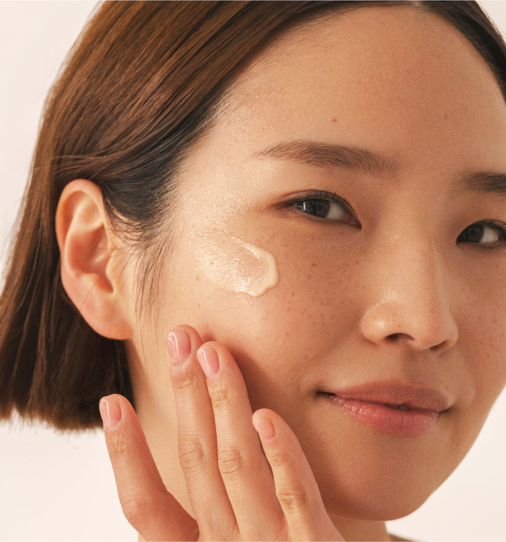 Brightwave - 10% Vitamin C + Peptide Brightening Serum | Kinship